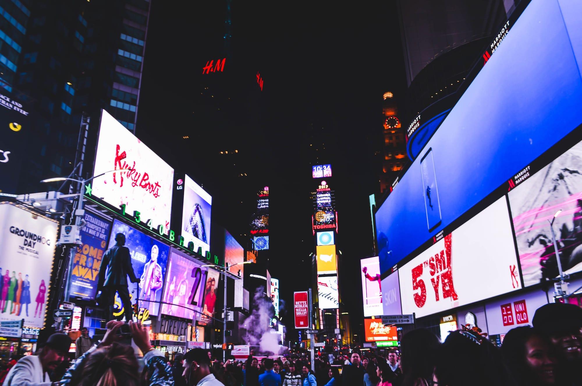 High-definition digital signage display